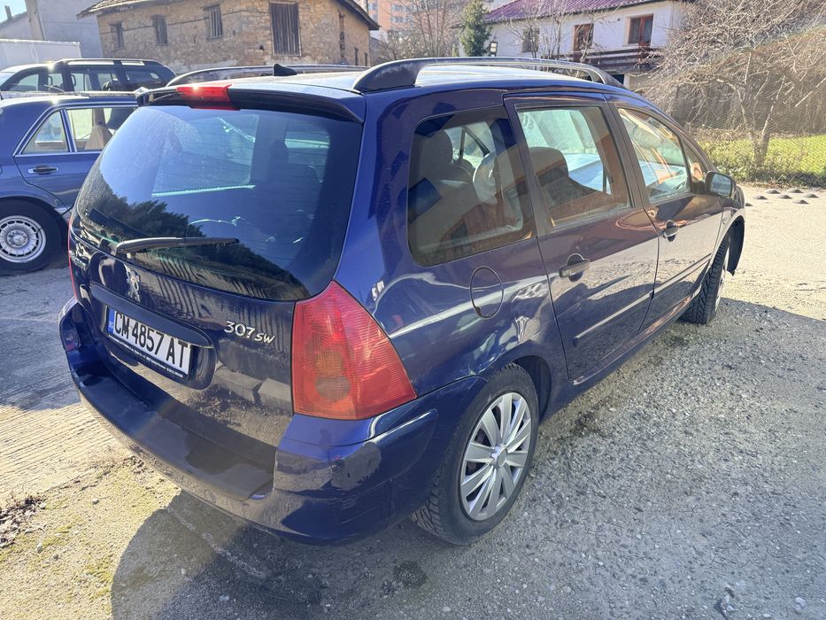 НА ЧАСТИ Peugeot 307sw 2.0i бензин 136кс RFN 7 седалки панорама брони