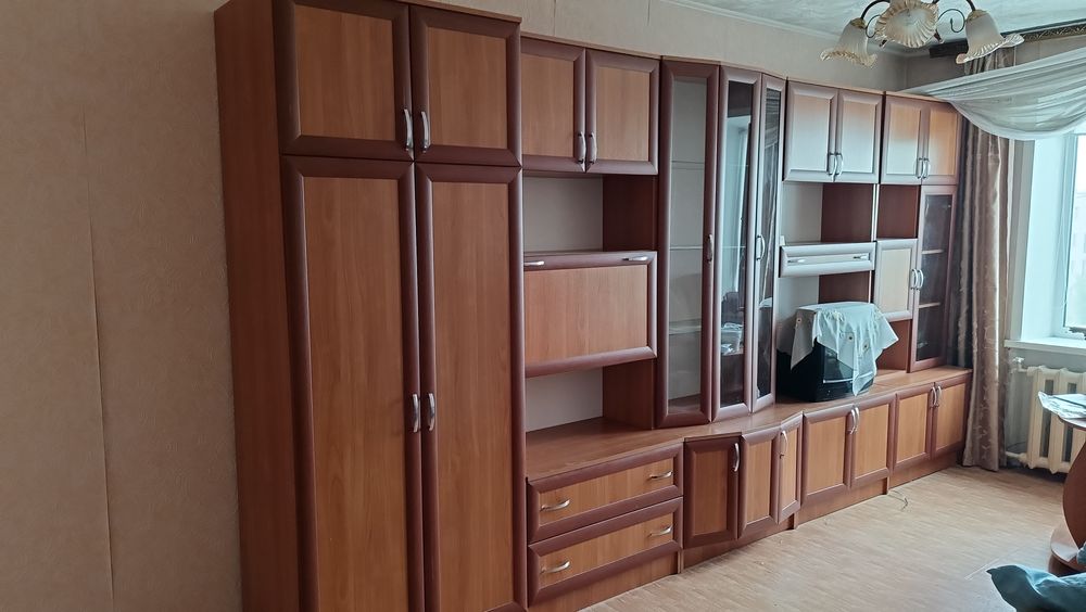Стенка ,гарнитур