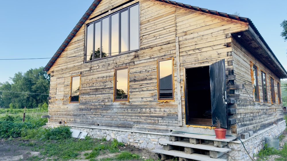 Дом на берегу ульбы