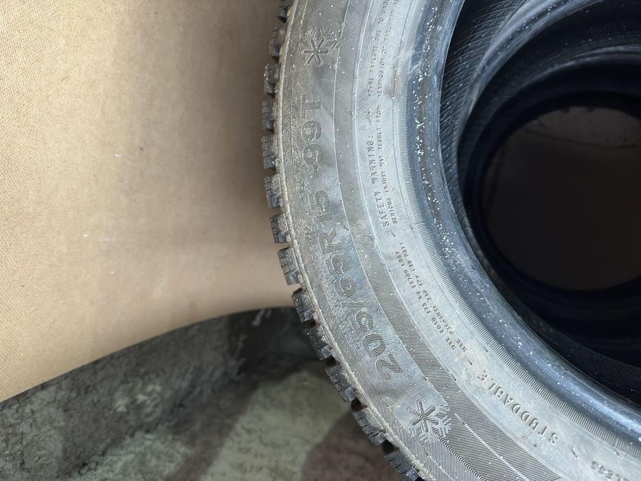 Шипованные шины 205/65/15