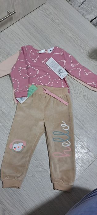 Vând set fetita nou