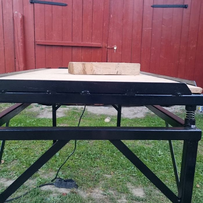 Masa vibranta  dimensiuni 1, 80 lungime lățime 80  motor vibrant indus