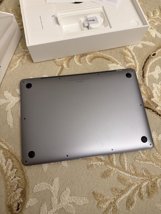 MacBook Air M1 идеальное состояние