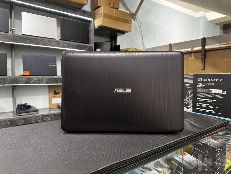 Арзон нархда ноутбук Asus Vivobook i3-7020U 12/128  Geforce MX130(2GB)