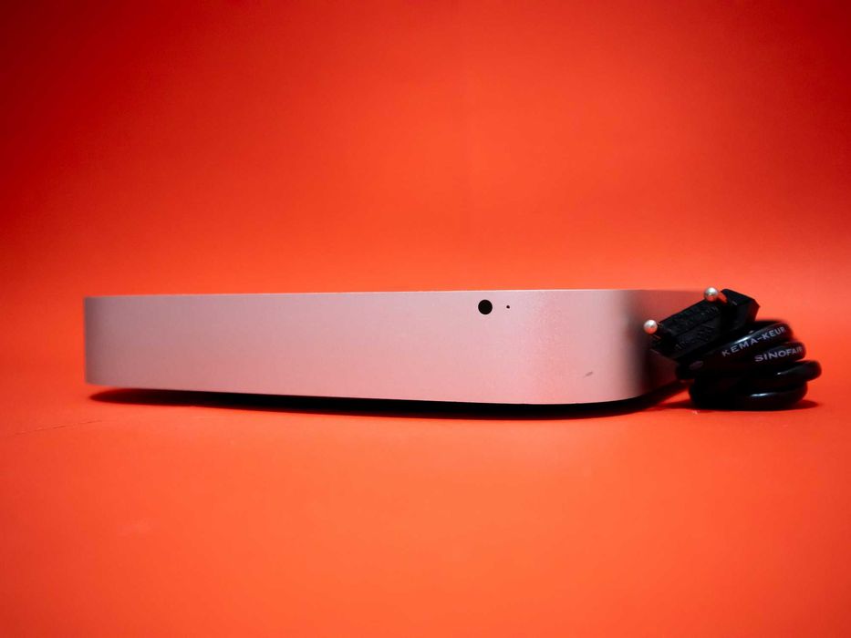 Mac Mini A1347 16GB RAM, 240GB SSD, i5 - отлично състояние