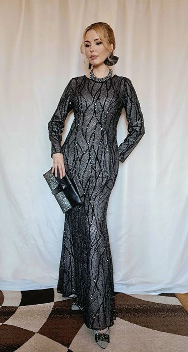 Шикарное платье 50 размера, 2 штуки