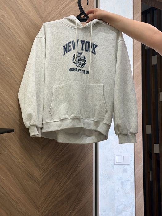 Продам два пакета женских вещей