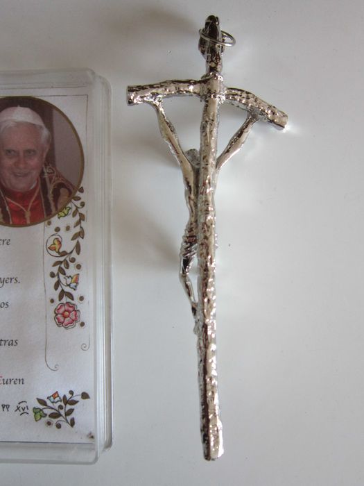 cadou rar Papa Benedict Vatican 2005  Crucifix papal made Italy