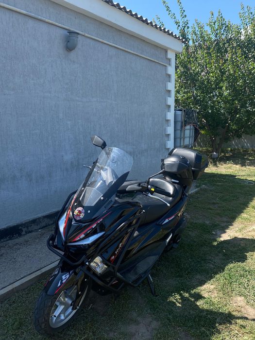 скутер/мопед N-max