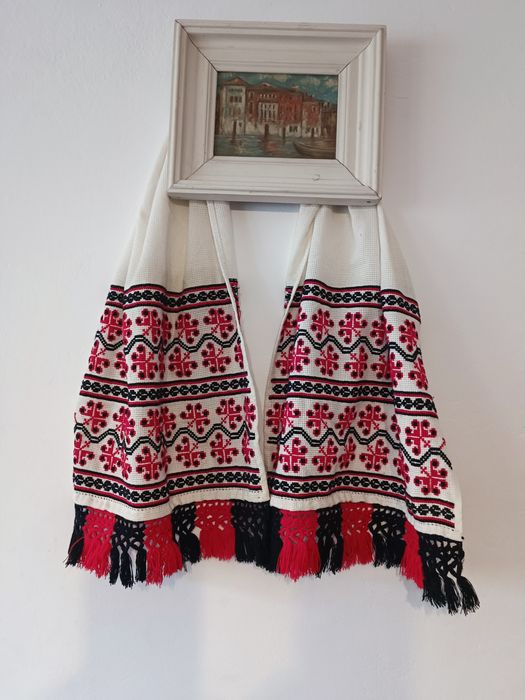 Vând stergare tradiționale cusute manua 4 bucăți l