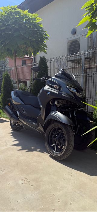Yamaha tricity 300 2180 km , stare ca nou