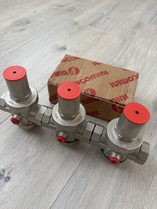 Редуктор/регулятор давления воды