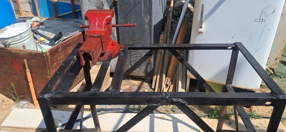 Слесарный стол тисками