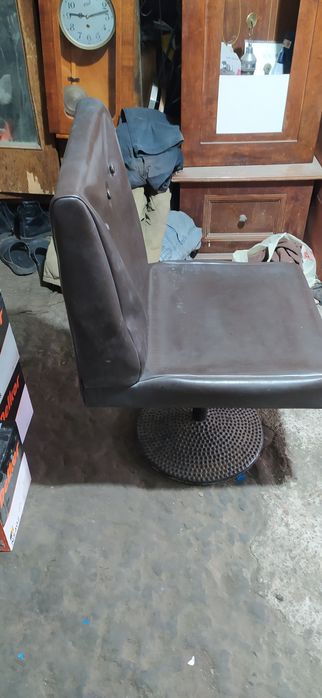 Кресло советское крутящееся,кожаное,тяжелое