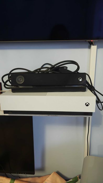 Xbox one s 1tb all digital+ Kinect cu adaptor