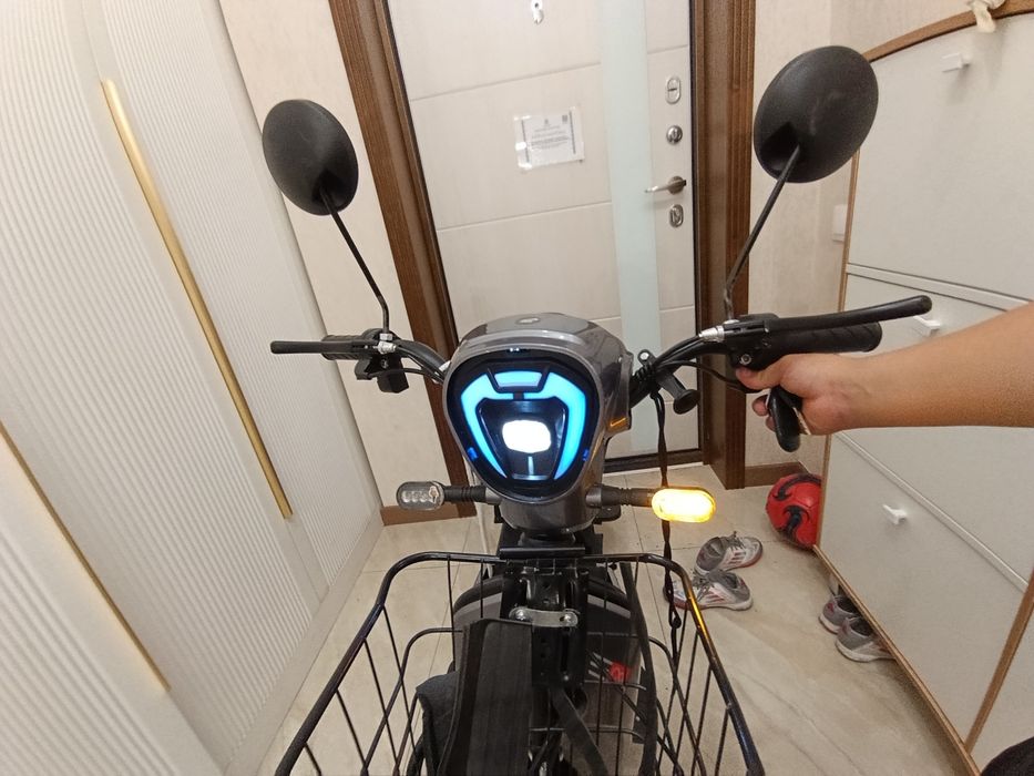 Скутер Sk8 250w max km 60-70 km