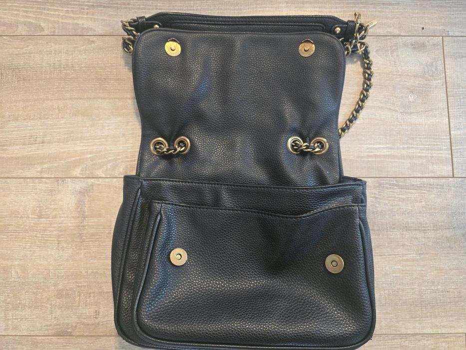 Дамска чанта Guess