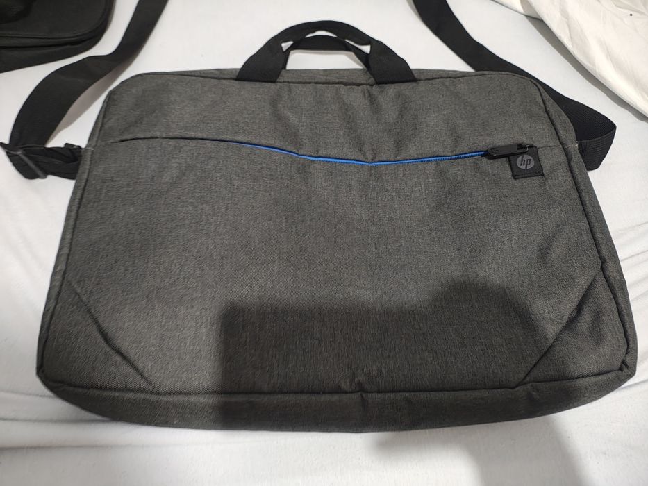 Geanta laptop HP Prelude, 15,6 inch, material rezistent la apa, usoara