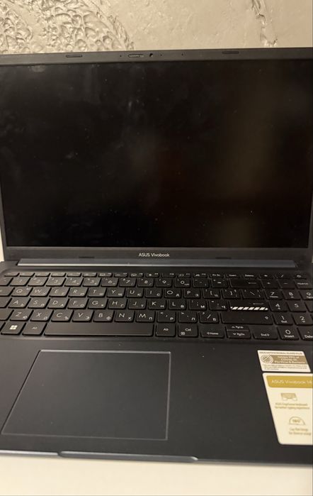 Продавам Asus Vivobook 15 X1504ZA модел от 2023 година