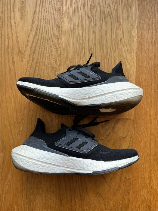 Adidas Ultraboost 22 размер 37.5