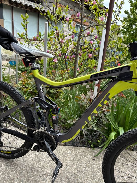 Bicicleta full suspension Giant Reign Maestro 6.0