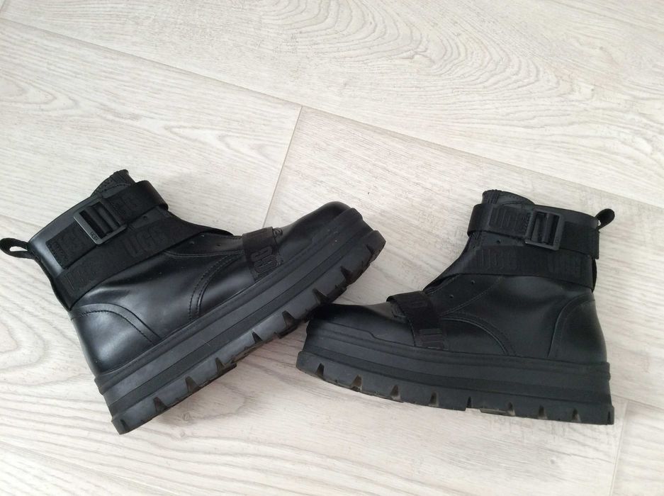 UGG, Sid Leather Flat Platform Boots, Black, 8 /38
