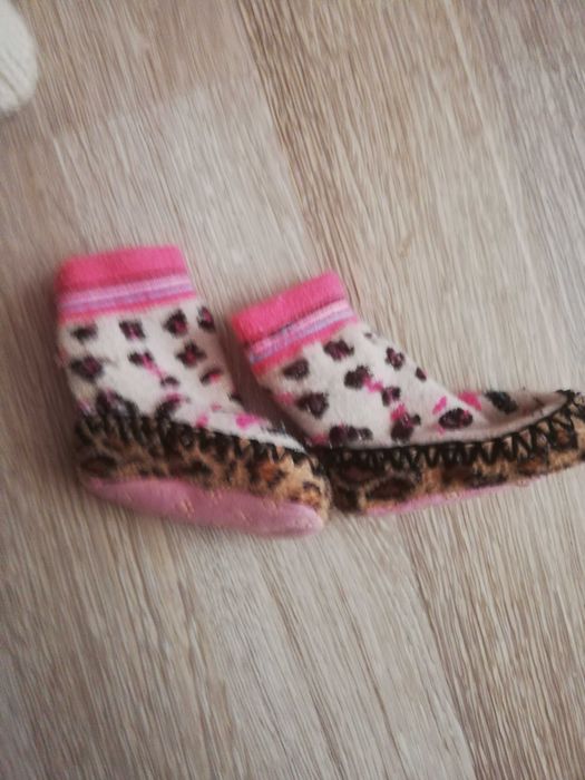 Буйки Колев и Колев и пантофи тип чорап