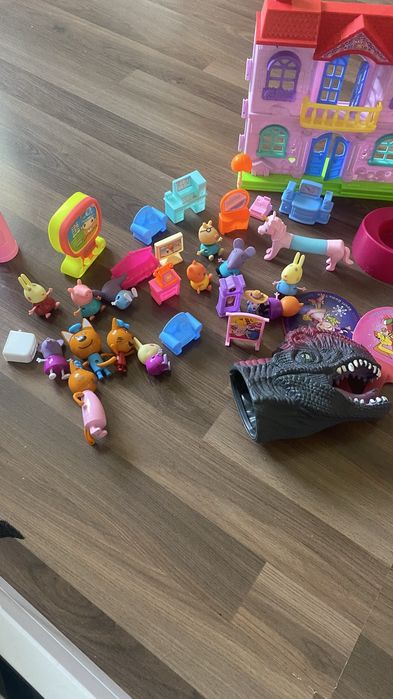 Отдам игругки дря девочки