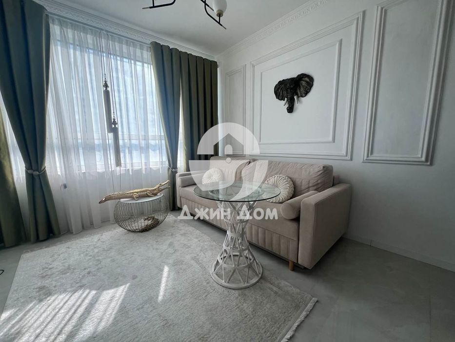 Продава се Тристаен апартамент в Бургас, Славейков - 90 кв.м за 3234 €/кв.м - Снимка #3