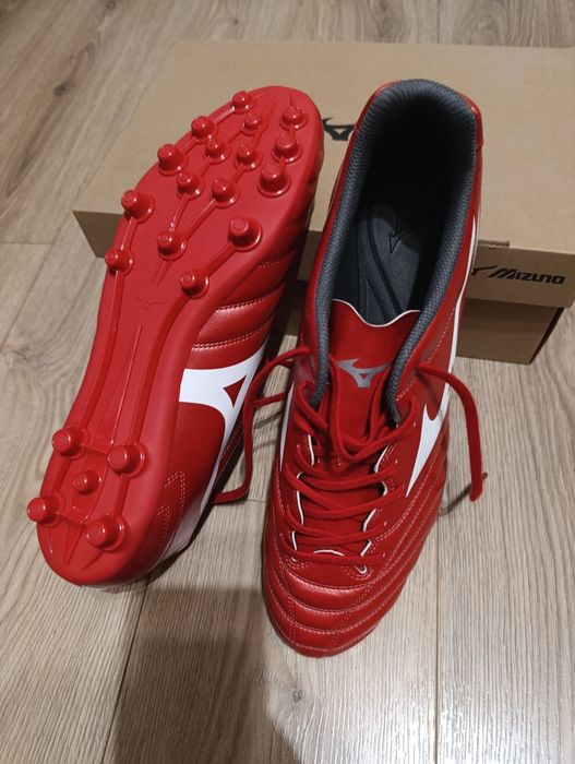 Мъжки маратонки за футбол