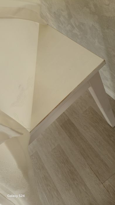 Кухонный стол и стулья