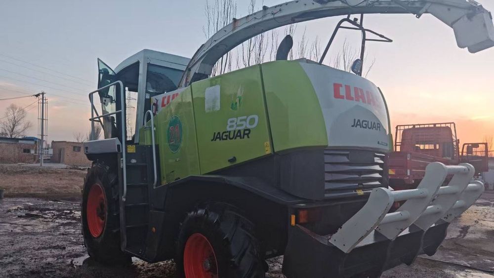 Yaguar Kombayin sotiladi.