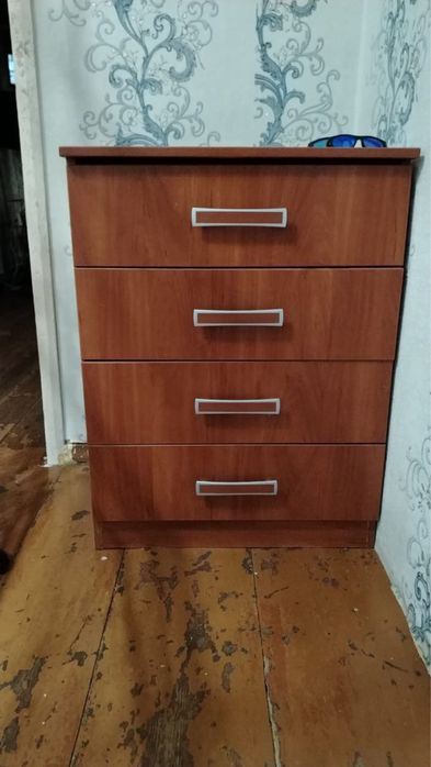Продам камод спальный