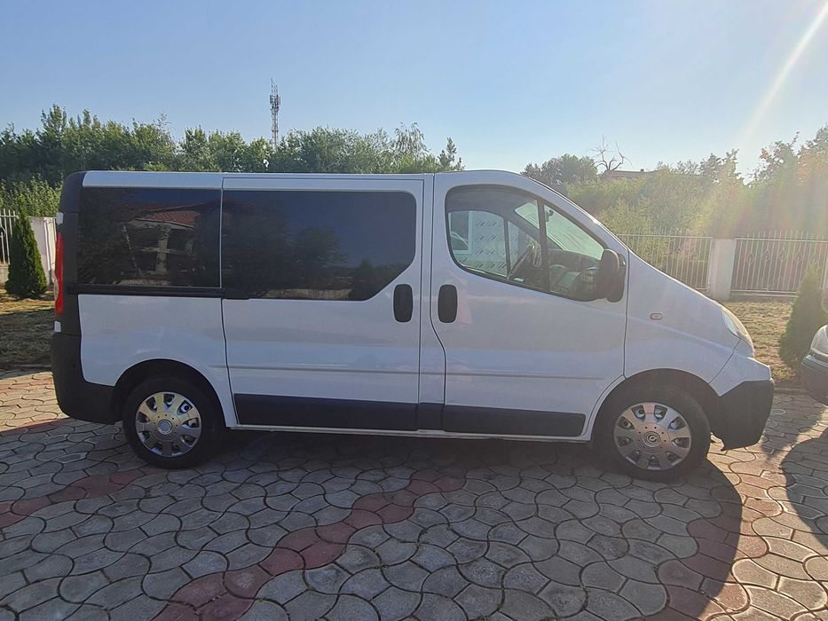Renault trafic vând