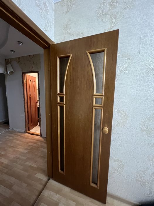 Двери межкомнатные 5 штук