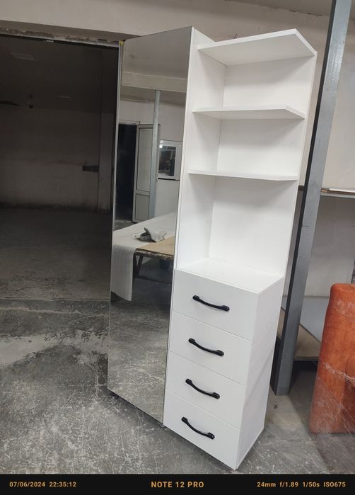 Зеркала посетной туалетне стол