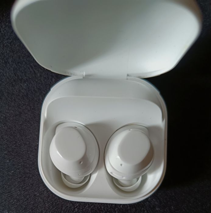 Продам наушники galaxy buds core