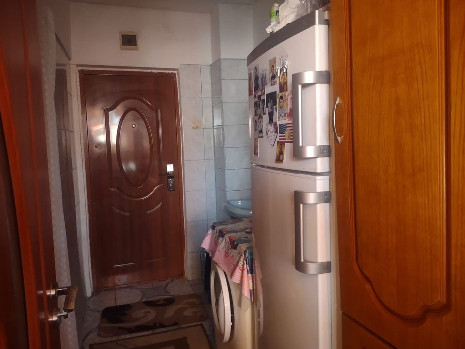 Vând camera camin