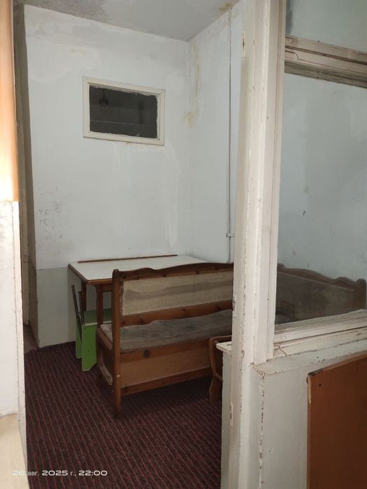 Продаётся 2-комнатная квартира срочна. 1-этаж