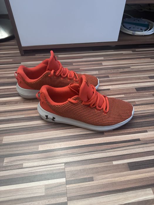 Adidași Under Armour, mărimea 42.5 – aproape noi