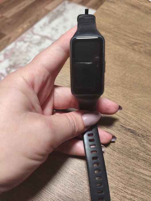 Смарт часовник гривна Huawei