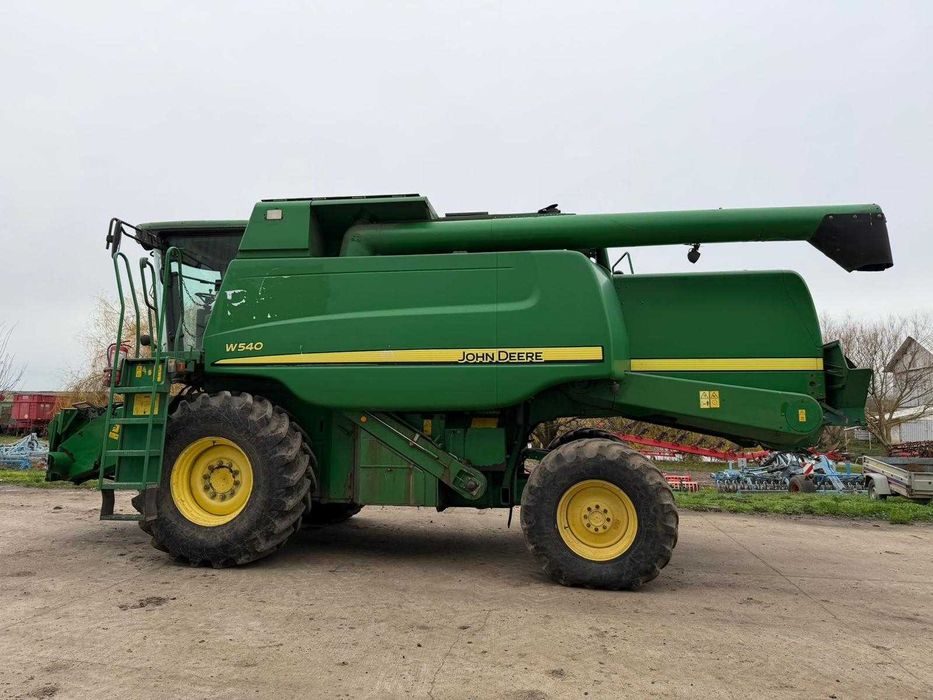 De vanzare combina John Deere W540