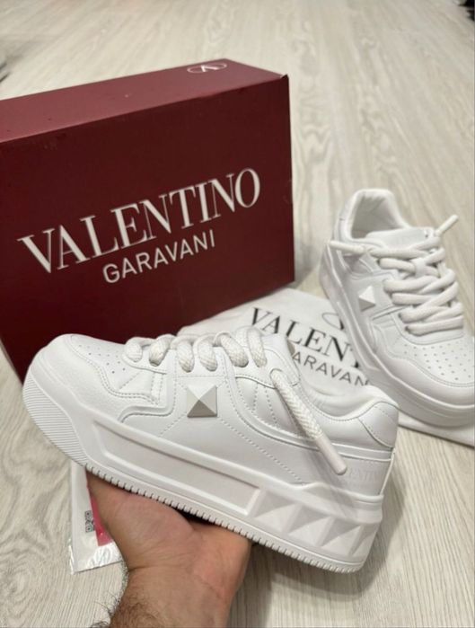 4. Adidasi Valentino One Stud XL FULL WHITE ** FULL BOX**
