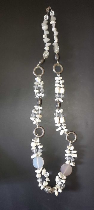 Бусы красивые из самых разных камней