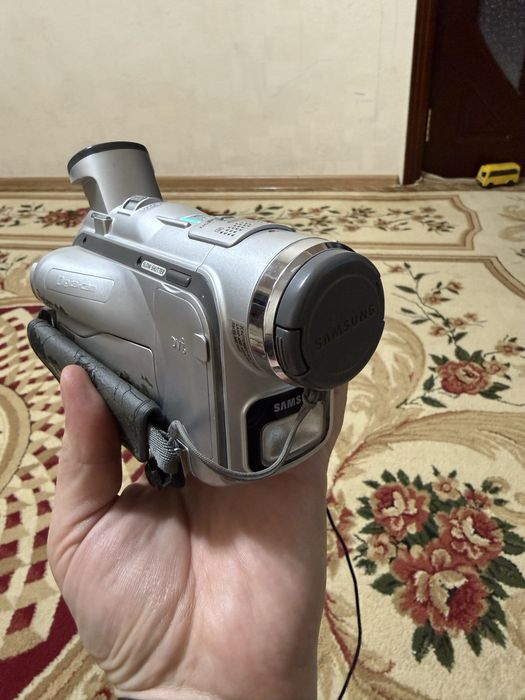 Продам видеокамеру Samsung Digital-cam