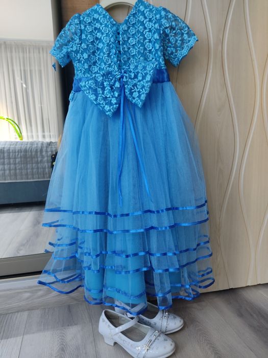 Продам шикарное  платье на девочку