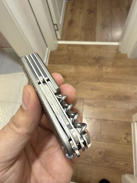 Victorinox mod - титаниеви дръжки