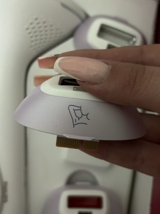 Фотоепилатор Филипс Lumea 8000 BRI947/00