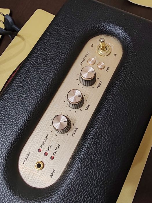 Boxa Marshall Neagră