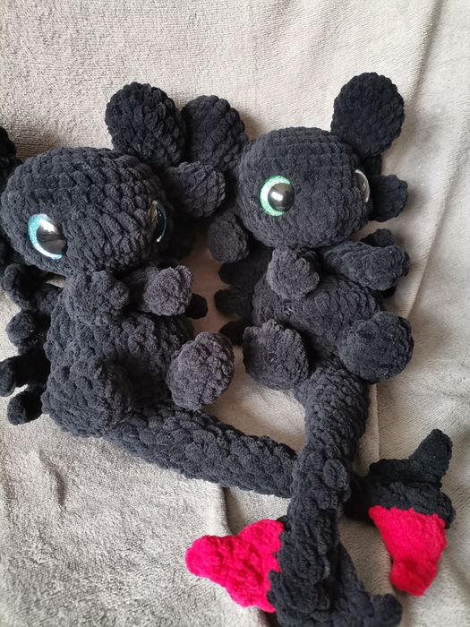 Ръчно плетена играчка Беззъб
